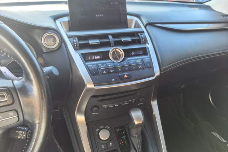 Used Lexus NX 2015 200T All-Wheel-Drive Fēngshàng Edition Audio And AC Panel