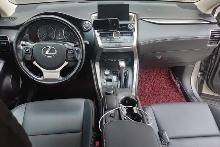 Used Lexus NX 2015 200 Front-Wheel Drive X-Trail SE Edition Center Console