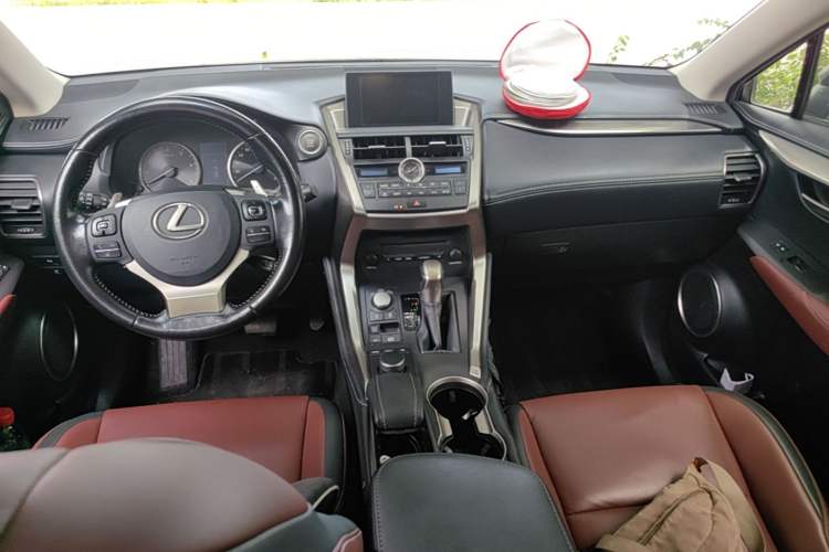 Used Lexus NX 2015 200T All-Wheel-Drive Fēngshàng Edition Center Console