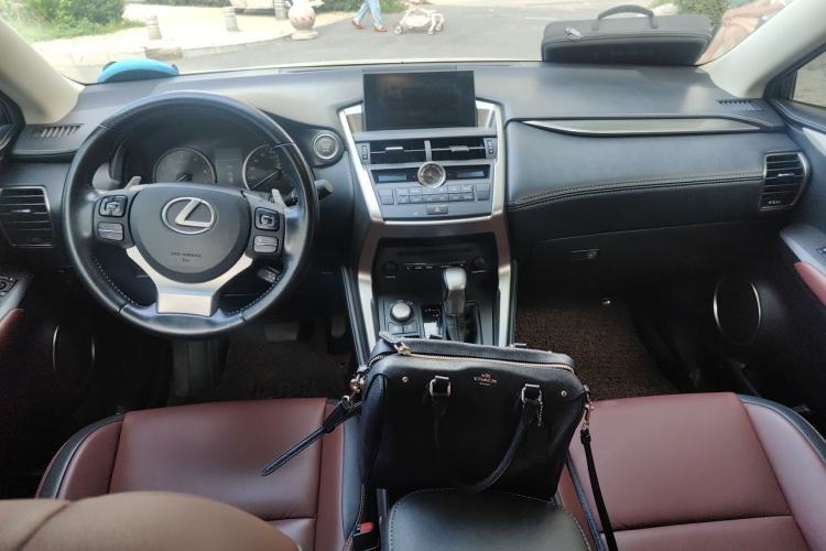 Used Lexus NX 2015 200T All-Wheel-Drive Fēngshàng Edition Center Console