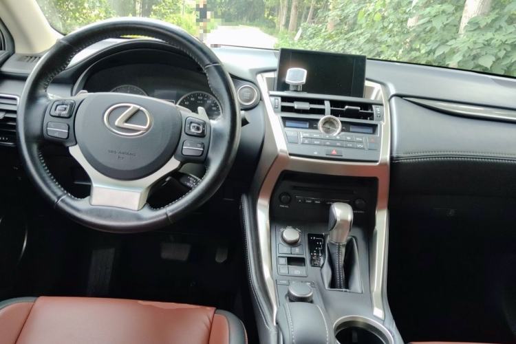 Used Lexus NX 2015 200T All-Wheel-Drive Fēngshàng Edition Center Console