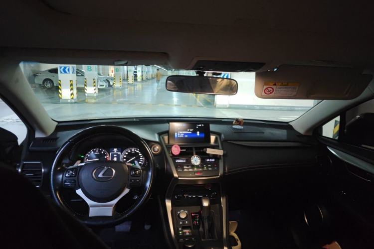 Used Lexus NX 2015 200T All-Wheel-Drive Fēngshàng Edition Center Console