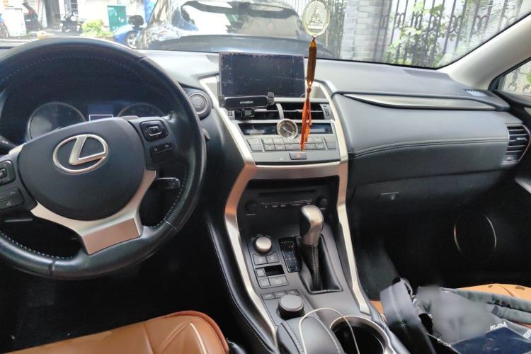Used Lexus NX 2015 200 Front-Wheel Drive X-Trail SE Edition Center Console