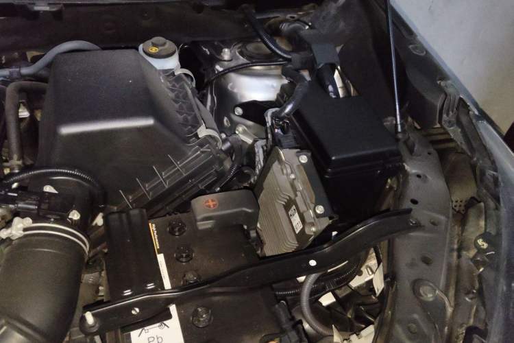 Used Lexus NX 2015 200T All-Wheel-Drive Fēngshàng Edition Engine Bay Left