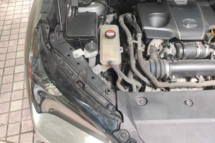Used Lexus NX 2015 200T All-Wheel-Drive Fēngshàng Edition Engine Bay Right