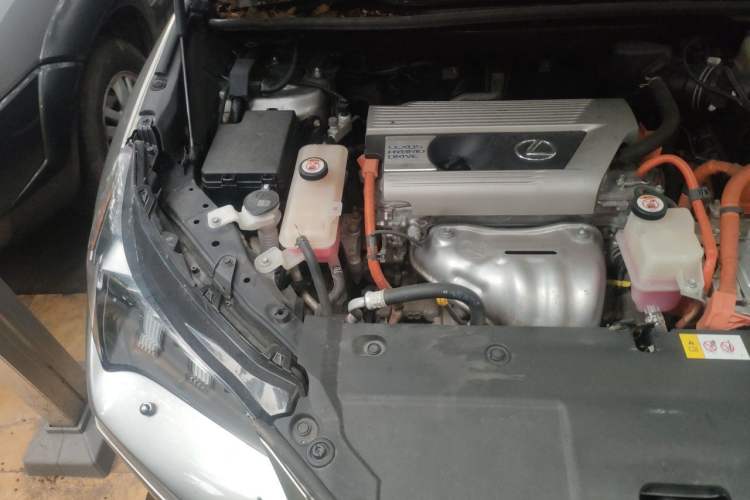 Used Lexus NX 2015 300h All-Wheel-Drive Fēngzhì Edition Engine Bay Right