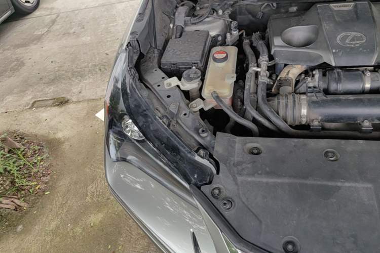 Used Lexus NX 2015 200T All-Wheel-Drive Fēngshàng Edition Engine Bay Right