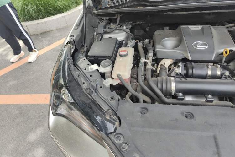 Used Lexus NX 2015 200T All-Wheel-Drive Fēngshàng Edition Engine Bay Right