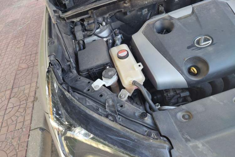 Used Lexus NX 2015 200 Front-Wheel Drive X-Trail SE Edition Engine Bay Right