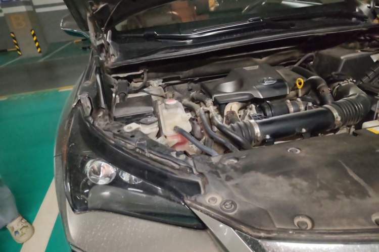 Used Lexus NX 2015 200T All-Wheel-Drive Fēngshàng Edition Engine Bay Right