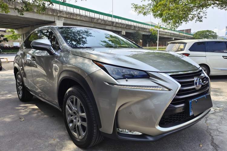 Used Lexus NX 2015 300h All-Wheel-Drive Fēngzhì Edition Exterior 2