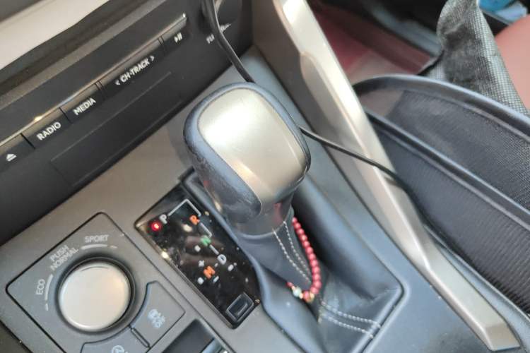 Used Lexus NX 2015 200T All-Wheel-Drive Fēngshàng Edition Gear Lever