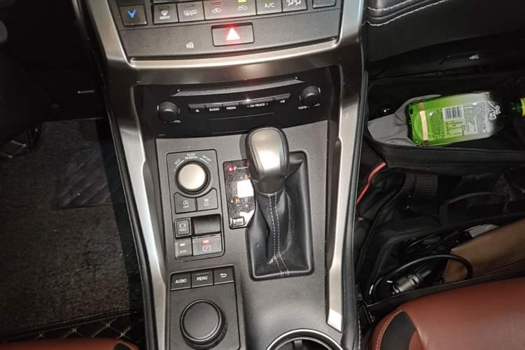 Used Lexus NX 2015 200T All-Wheel-Drive Fēngshàng Edition Gear Lever