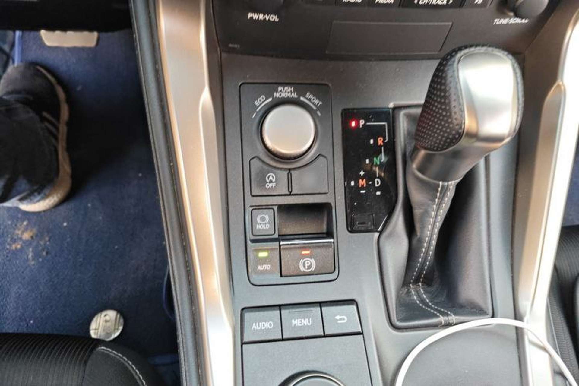 Used Lexus NX 2015 200 Front-Wheel Drive X-Trail SE Edition Gear Lever