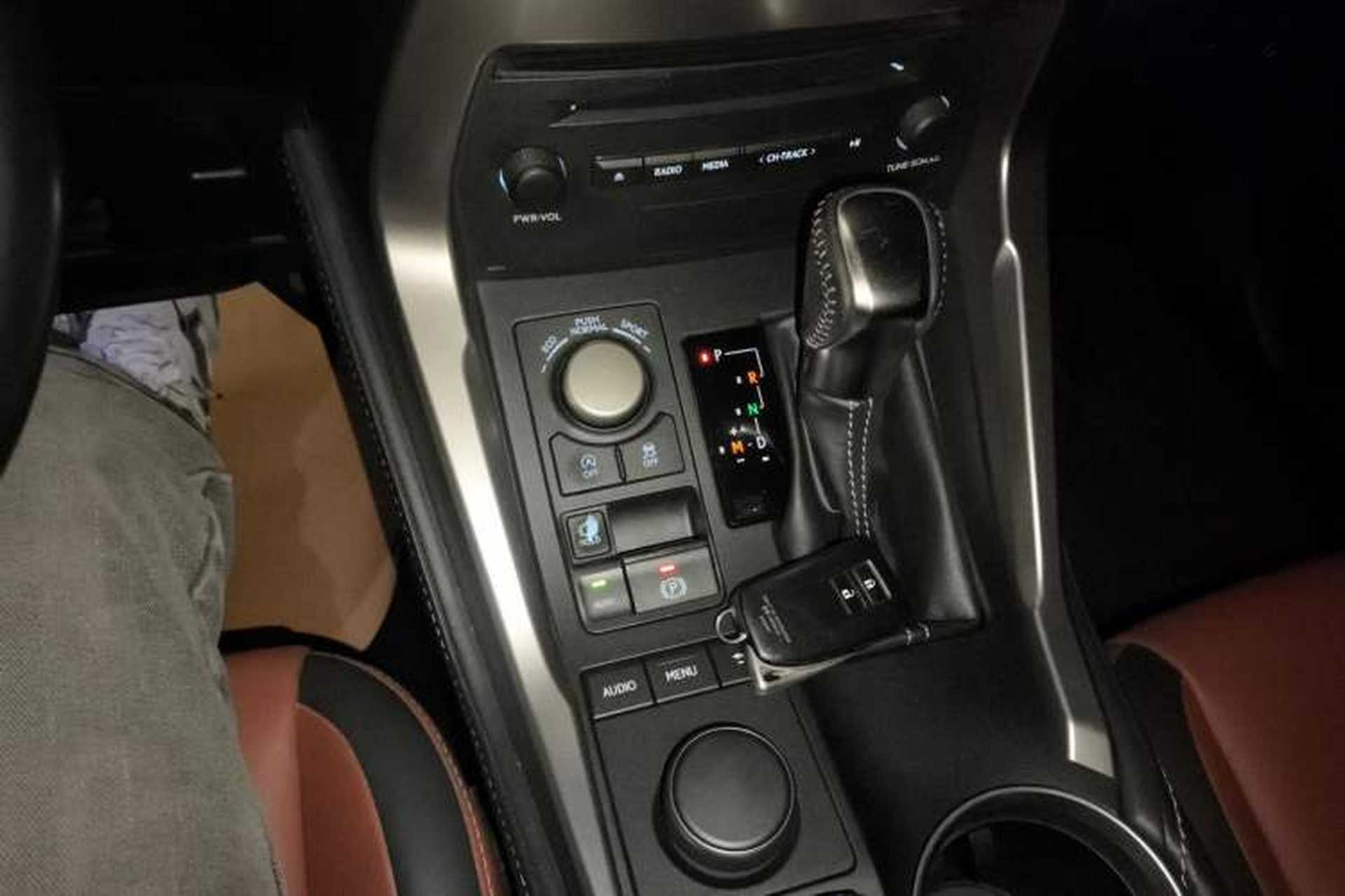 Used Lexus NX 2015 200T All-Wheel-Drive Fēngshàng Edition Gear Lever