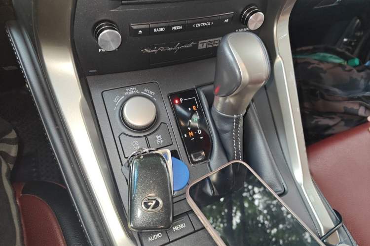 Used Lexus NX 2015 200 Front-Wheel Drive X-Trail SE Edition Gear Lever
