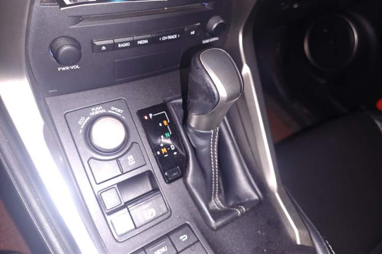 Used Lexus NX 2015 200T All-Wheel-Drive Fēngshàng Edition Gear Lever
