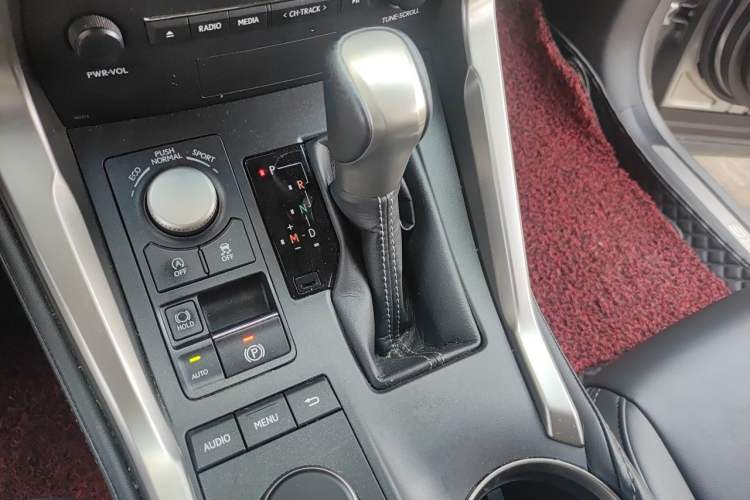 Used Lexus NX 2015 200 Front-Wheel Drive X-Trail SE Edition Gear Lever