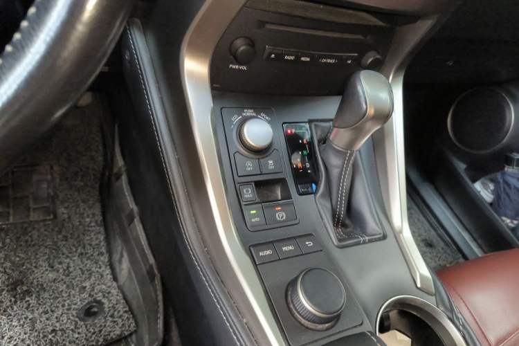 Used Lexus NX 2015 200 Front-Wheel Drive X-Trail SE Edition Gear Lever