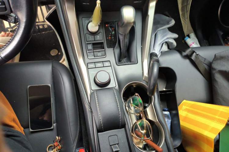 Used Lexus NX 2015 200T All-Wheel-Drive Fēngshàng Edition Gear Lever