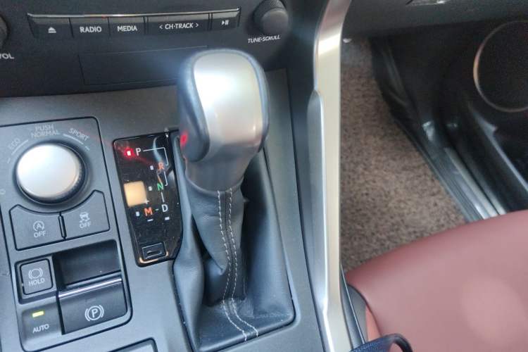 Used Lexus NX 2015 200T All-Wheel-Drive Fēngshàng Edition Gear Lever
