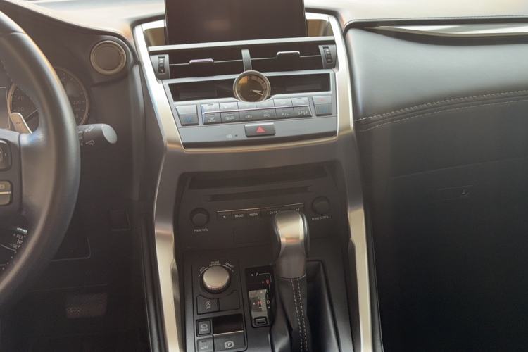 Used Lexus NX 2015 200T All-Wheel-Drive Fēngshàng Edition Gear Lever