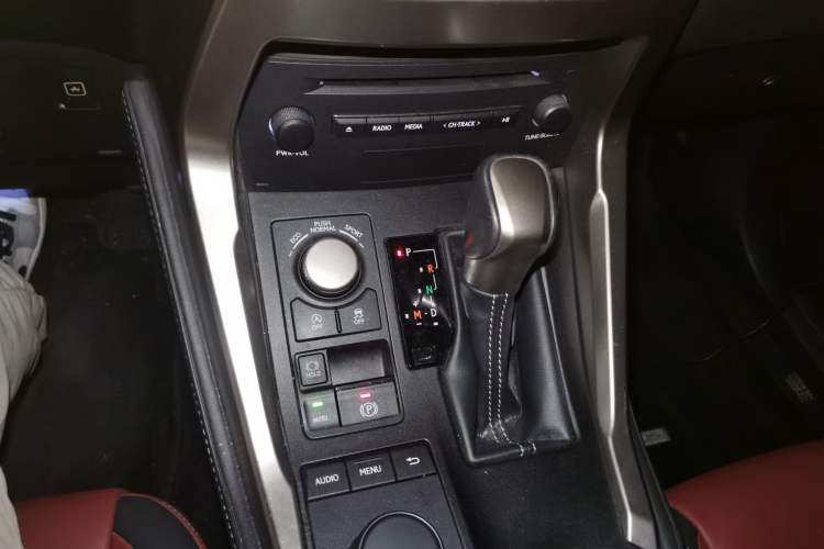 Used Lexus NX 2015 200T All-Wheel-Drive Fēngshàng Edition Gear Lever