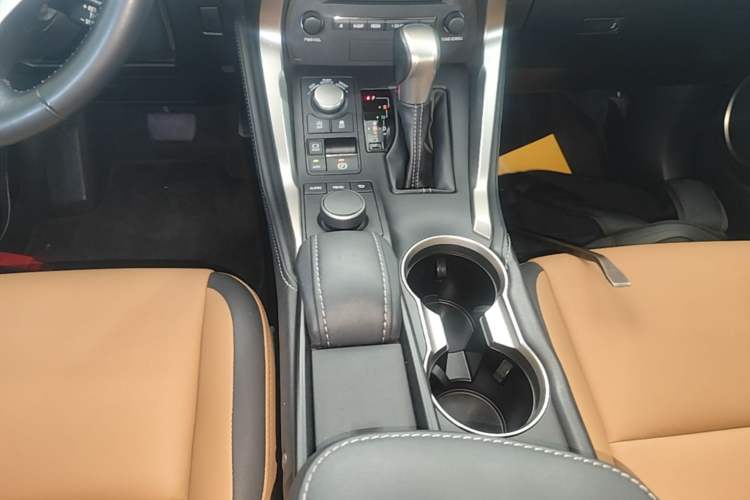 Used Lexus NX 2015 200T All-Wheel-Drive Fēngshàng Edition Gear Lever