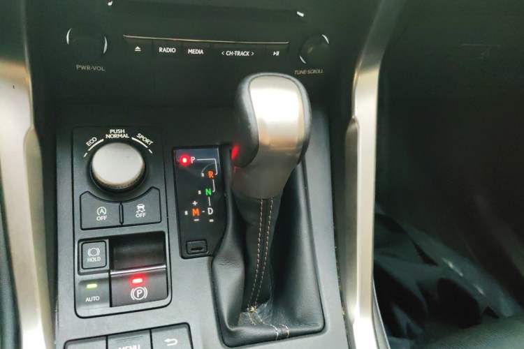 Used Lexus NX 2015 200 Front-Wheel Drive X-Trail SE Edition Gear Lever