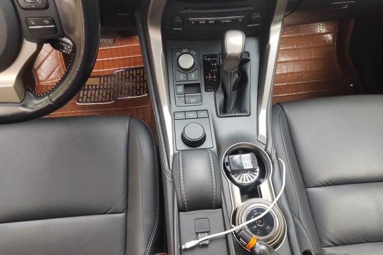 Used Lexus NX 2015 200T All-Wheel-Drive Fēngshàng Edition Gear Lever