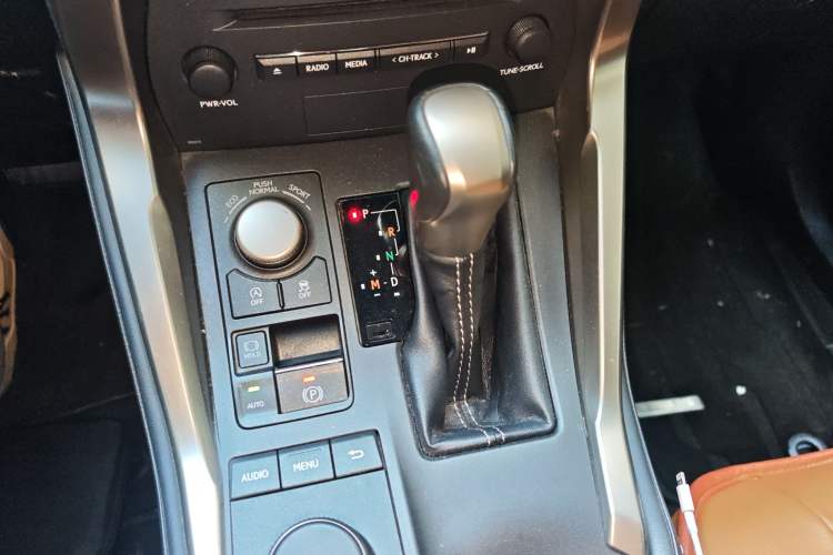 Used Lexus NX 2015 200 Front-Wheel Drive X-Trail SE Edition Gear Lever
