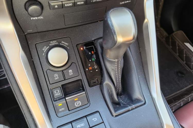 Used Lexus NX 2015 200T All-Wheel-Drive Fēngshàng Edition Gear Lever
