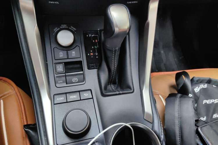 Used Lexus NX 2015 200 Front-Wheel Drive X-Trail SE Edition Gear Lever