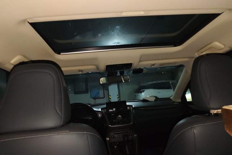 Used Lexus NX 2015 200T All-Wheel-Drive Fēngshàng Edition Headliner