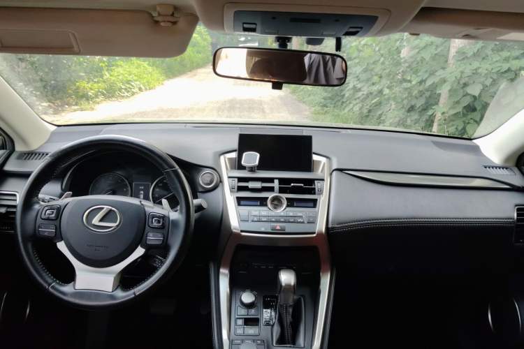 Used Lexus NX 2015 200T All-Wheel-Drive Fēngshàng Edition Headliner