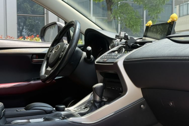 Used Lexus NX 2015 200 Front-Wheel Drive X-Trail SE Edition Interior 2