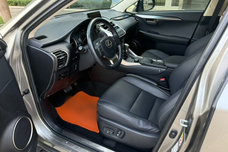 Used Lexus NX 2015 200T All-Wheel-Drive Fēngshàng Edition Interior 3