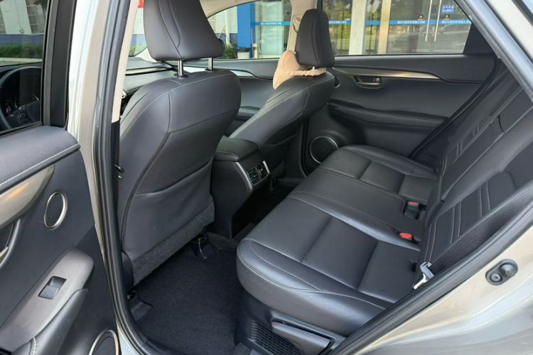 Used Lexus NX 2015 200T All-Wheel-Drive Fēngshàng Edition Interior 4