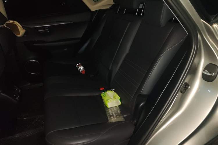 Used Lexus NX 2015 200T All-Wheel-Drive Fēngshàng Edition Interior 4