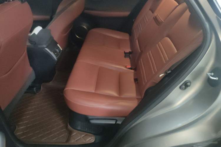 Used Lexus NX 2015 300h All-Wheel-Drive Fēngzhì Edition Left Rear Seat