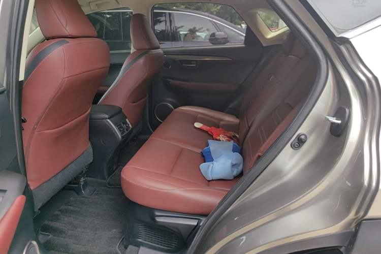 Used Lexus NX 2015 200T All-Wheel-Drive Fēngshàng Edition Left Rear Seat