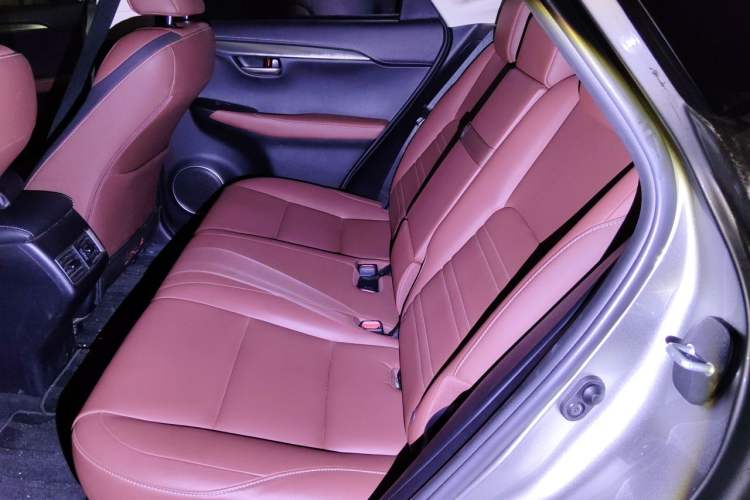 Used Lexus NX 2015 200T All-Wheel-Drive Fēngshàng Edition Left Rear Seat