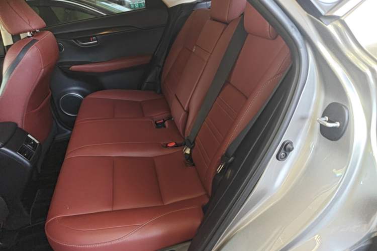 Used Lexus NX 2015 200T All-Wheel-Drive Fēngshàng Edition Left Rear Seat