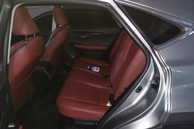 Used Lexus NX 2015 200T All-Wheel-Drive Fēngshàng Edition Left Rear Seat