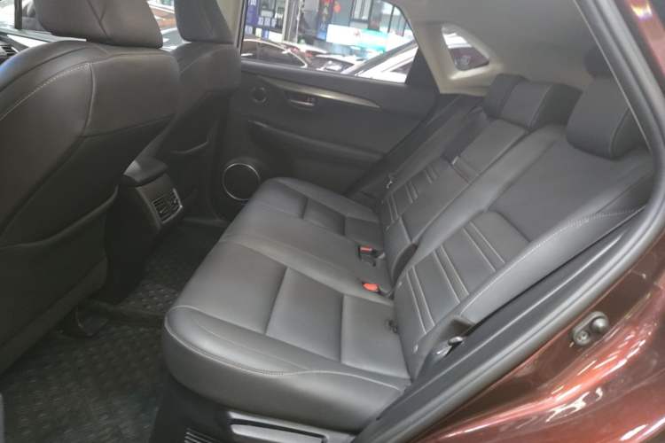Used Lexus NX 2015 200T All-Wheel-Drive Fēngshàng Edition Left Rear Seat