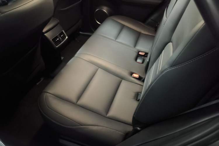 Used Lexus NX 2015 200T All-Wheel-Drive Fēngshàng Edition Left Rear Seat