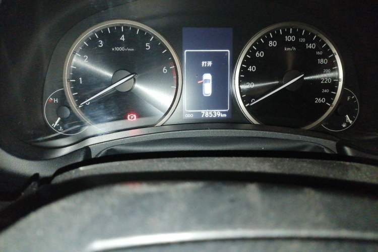 Used Lexus NX 2015 200T All-Wheel-Drive Fēngshàng Edition Odometer Close Up