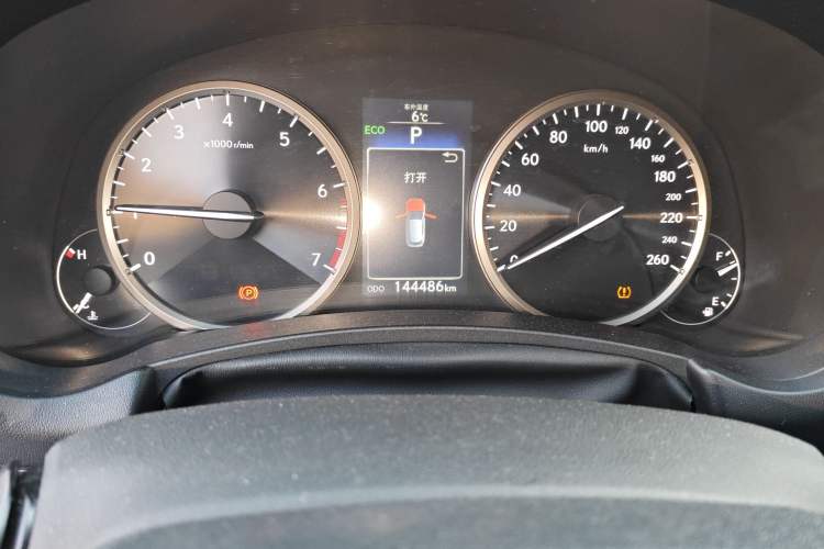 Used Lexus NX 2015 200 Front-Wheel Drive X-Trail SE Edition Odometer Close Up