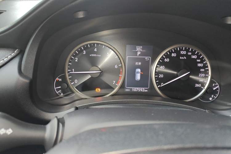 Used Lexus NX 2015 200 Front-Wheel Drive X-Trail SE Edition Odometer Close Up