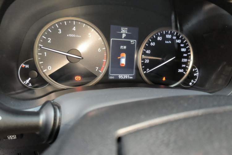 Used Lexus NX 2015 200 Front-Wheel Drive X-Trail SE Edition Odometer Close Up